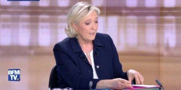 Pendant le débat présidentiel, Marine Le Pen était perdue dans ses fiches. Une experte nous explique comment éviter cet écueil