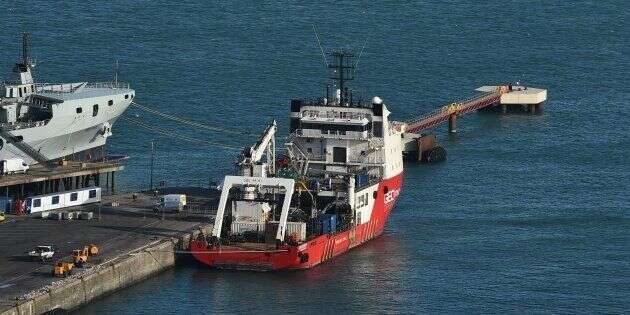 Le Geo Ocean III, transportant le corps d'Emiliano Sala, amarré dans le port de Weymouth dans le sud-ouest de l'Angleterre le 7 février 2019.