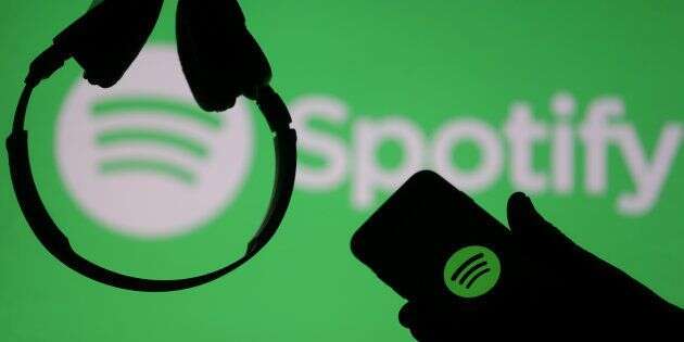 Spotify abandonne ses sanctions contre les artistes soupçonnés d'abus sexuels.