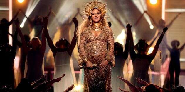 Beyoncé a livré un show grandiose lors de la cérémonie des Grammy Awards, ce dimanche 12 février à Los Angeles.