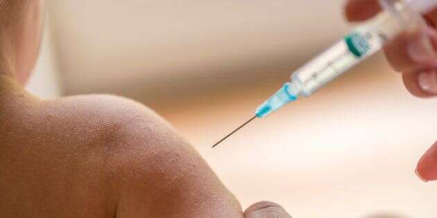 La rougeole tue un enfant en Italie en plein débat sur le vaccin