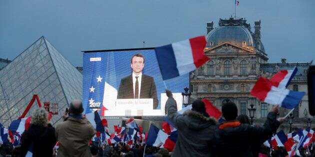 Macron doit présenter un gouvernement d'union nationale pour que la France achève sa mutation démocratique.