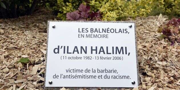 La stèle en hommage à Ilan Halimi avant d'être profanée.