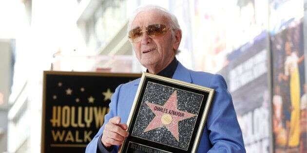 Aznavour était le plus grand chanteur français à l'international, la preuve par sept