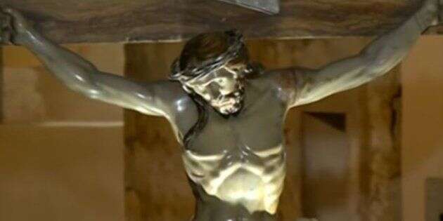 Cette statue de Jesus-Christ contenait un message caché depuis 240 ans