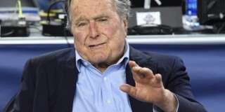 Accusé d'agression sexuelle par une actrice, George H. W. Bush s'excuse