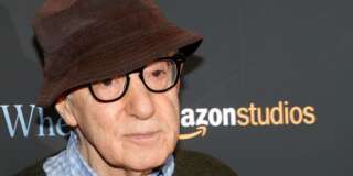Woody Allen, ici le 14 novembre 2017 à New York, attaque Amazon et réclame 68 millions de dollars.