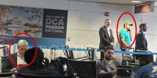 Cette photo de Donald Trump Jr coincé à l'aéroport à côté du procureur sur l'enquête russe a fait bien rire les Américains