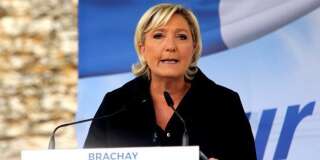 Marine Le Pen entre la