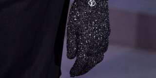 Le gant scintillant de Michael Jackson, dans sa version Louis Vuitton.