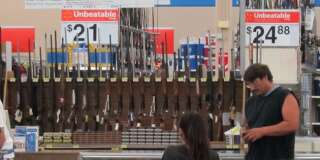 Le géant américain Walmart interdit la vente d'armes aux moins de 21 ans