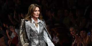 À la Fashion Week de Milan, Carla Bruni a défilé pour Dolce & Gabbana.