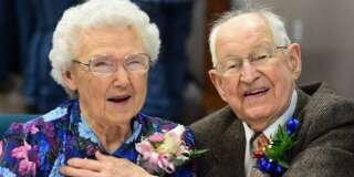 Irma et Harvey Schluter ont célébré leur 75e anniversaire de mariage à Spokane dans l'État de Washington, en mars.