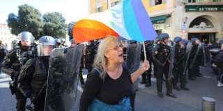 Geneviève Legay manifestant à Nice samedi 23 mars pour l'acte XIX des gilets jaunes, avant d'être gravement blessée.