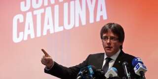 Le président catalan destitué Carles Puigdemont lance sa campagne pour les régionales depuis la Belgique, le 25 novembre.