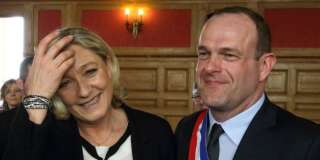 Steve Briois, bras droit de Marine Le Pen, n'a pas exclu que la présidente FN agisse comme Donald Trump si elle était à l'Elysée.