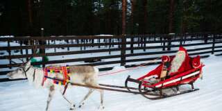 Le Père Noël conduit son tréneau en Laponie, en 2011 (Photo d'illustration).