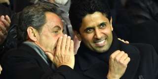Nicolas Sarkozy, ici à côté du président du Paris Saint-Germain, Nasser al-Khelaïfi est au cœur des réseaux concernés par l'arrivée d'Accor sur le maillot du PSG.