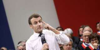 Emmanuel Macron à Souillac débattant avec 600 maires d'Occitanie.