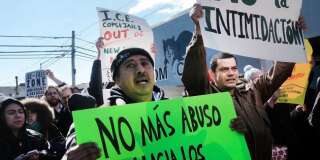 Les travailleurs immigrés aux Etats-Unis manifestent contre le décret anti-immigration de Trump.
