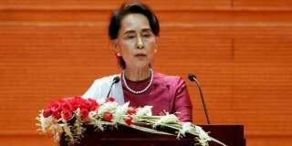 Aung San Suu Kyi s'adresse à la Birmanie, le 19 septembre.