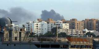 A Tripoli, le chaos règne après des affrontements entre les pro et les anti-gouvernement.