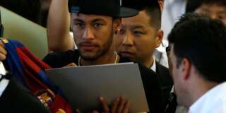 Neymar touche 77 euros par autographe, Lloris toujours gagnant... les clauses les plus surprenantes révélées dans les Football Leaks