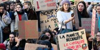 Les élèves mobilisés pour une grève pour le climat, comme c'est le cas dans de nombreux pays, le 22 février 2019 à Paris.