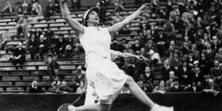 FRANCE - JUNE 01:  Paris : during the final match of the mixed doubles at the Roland-Garros open championship, the American tenniswoman Helen WILLS, mixed with Sydney WOOD, jumping to smatch the ball.  (Photo by Keystone-France/Gamma-Keystone via Getty Images)