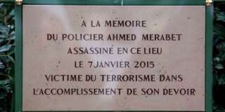 La plaque en l'honneur d'Ahmed Merabet, tué par les frères Kouachi le 7 janvier 2015, a été volée