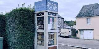 À Boissey, dans le Calvados, une ancienne cabine téléphonique a été transformée en bibliothèque.