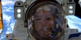 L'astronaute français Thomas Pesquet, lors de sa première sortie dans l'espace, le 13 janvier.