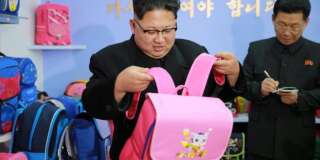 Kim Jung-Un et son sac à dos rose valent le détour(nement)