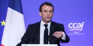 Emmanuel Macron prononçant son discours au dîner annuel du Conseil de coordination des organisations arméniennes de France le 5 février.