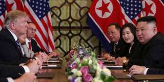Kim Jong Un et Donald Trump lors de la réunion bilatérale le 28 février à Hanoï au Vietnam.
