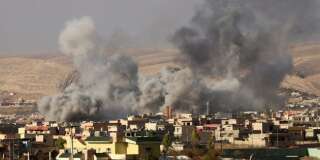 De la fumée au-dessus de Mossoul, lors de l'assaut de la ville iraquienne, aux mains de Daech. REUTERS/Thaier Al-Sudani