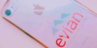 L'iPhone Evian fait un carton au Japon.