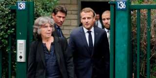 Emmanuel Macron sortant de chez Josette Audin, veuve de Maurice Audin, aux côtés de leur Michèle Audin jeudi 13 septembre à Bagnolet