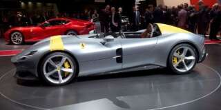 La Ferrari Monza SP1 exposée au Salon de l'Auto à Paris.