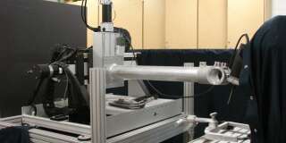 Cette machine permet de forer le crâne d'un patient automatiquement en moins de trois minutes.