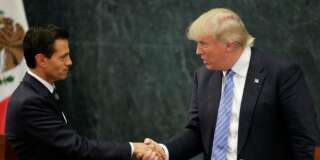 Donald Trump et Enrique Pena Nieto se serrent la main à Mexico, le 31 août 2016