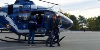 Christophe Castaner arrivant en hélicoptère au péage de Virsac en Gironde le 29 novembre 2018.
