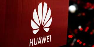 Le fabricant chinois de smartphones Huawei a sanctionné deux employés qui avaient utilisé un iPhone de son grand rival américain Apple.