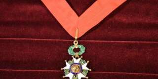 La promotion de Pâques de la Légion d'honneur, dernière de la présidence Hollande, décore Laurent Fabius, François Pinault ou encore Audrey Tautou