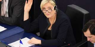 Marine Le Pen devra bien rembourser 300.000 euros au Parlement européen.