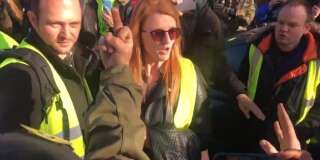 Ingrid Levavasseur expulsée par des gilets jaunes de la manifestation à Paris