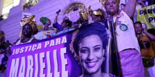 Deux policiers arrêtés au Brésil, un an après l'assassinat d'une élue noire (photo: les Brésiliens ont manifesté en mars 2018 à la suite de l'annonce de la mort de Marielle Franco).