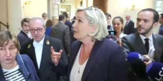 Dans les couloirs de l'Assemblée Nationale, Marine Le Pen a eu du mal à se repérer