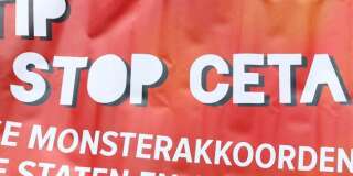 Une manifestation à Bruxelles contre le CETA. REUTERS/Yves Herman