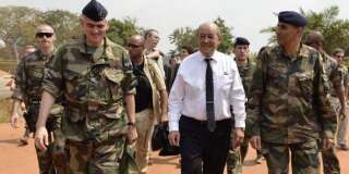 Le ministre de la Défense Jean-Yves Le Drian le 2 janvier 2014 à Bangui